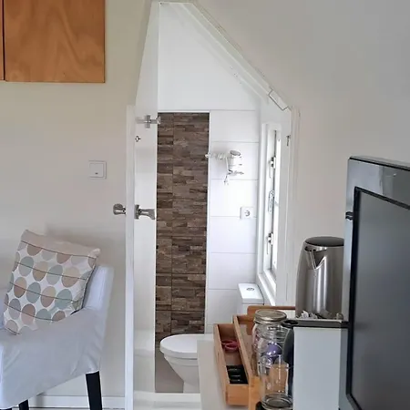 Edam, Garden With Private Entrance And Rural View Проживание в семье *