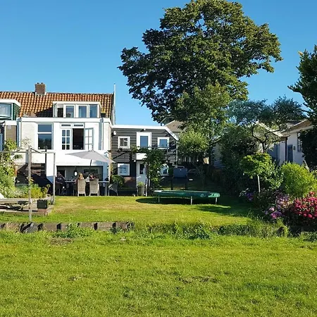 Edam, Garden With Private Entrance And Rural View Homestay Edam