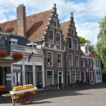 Edam, Garden With Private Entrance And Rural View